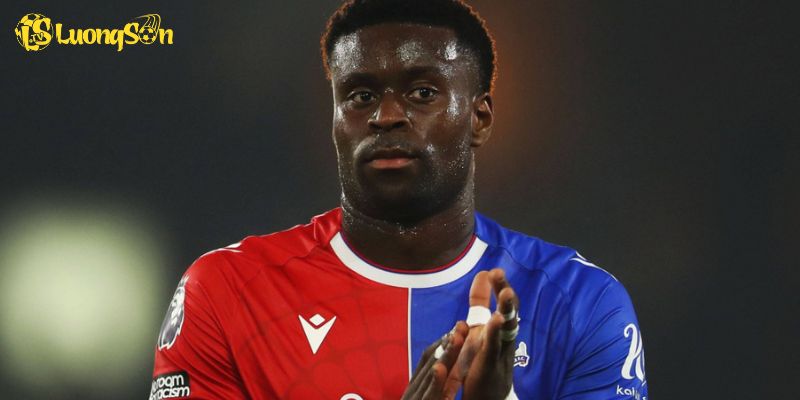 Cuộc đua tranh giành chữ ký của trung vệ Marc Guéhi